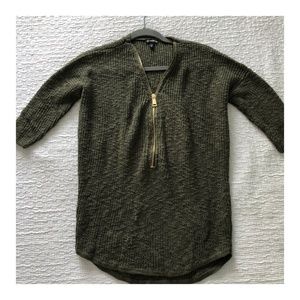 Green Half-Sleeve Knit with Zip Collar Detail